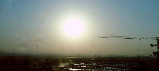 しばらくすると曇りが引きクリアに。<br />朝日が眩しい。