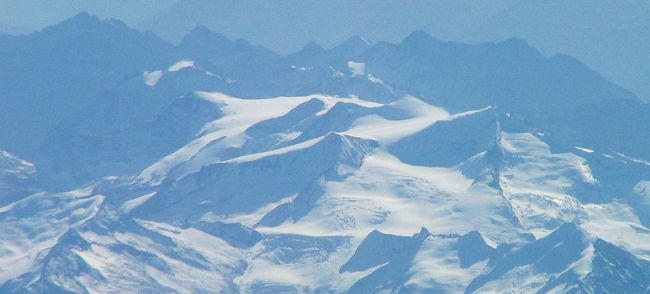 雪山が見えてきました。<br />ヨーロピアンアルプスに入ったかな？