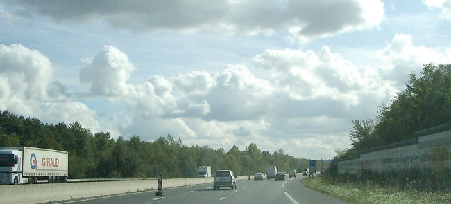 少しの区間だけ、高速道路を利用します。