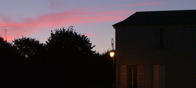 暮れ行く。。。<br /><br /><br />【パリ〜イスタンブールの旅 [3日目] へつづく】