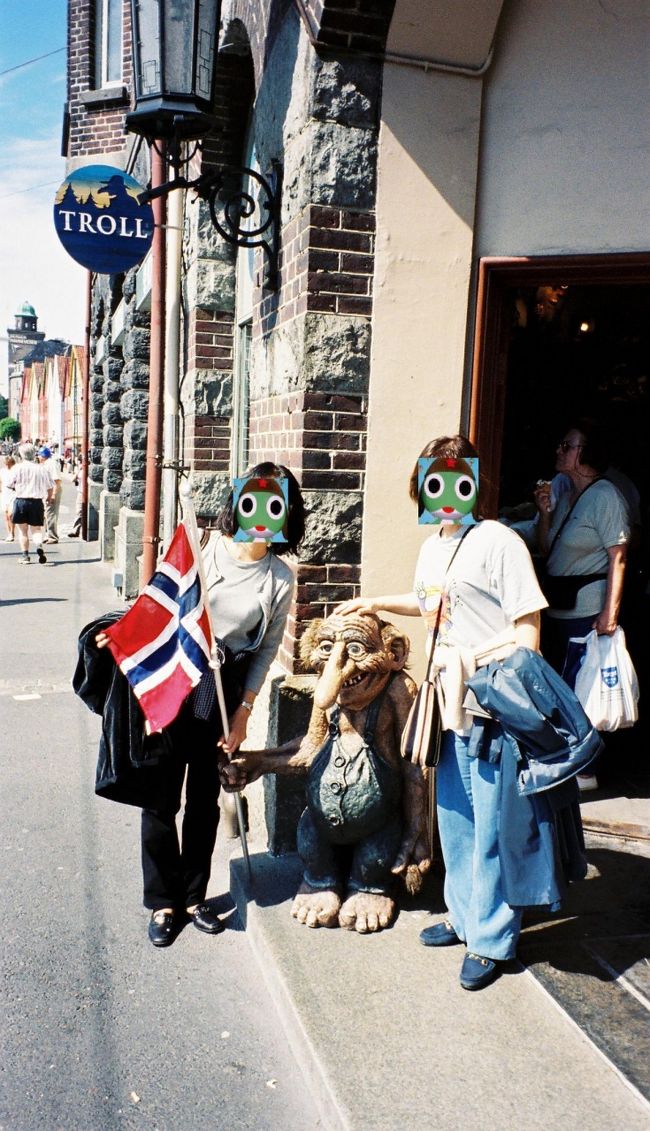 ブリッケン地区の土産品店「TROLL(トロル）」。トロルは妖精＋小人＋小鬼みたいなもの？トロル人形は人気商品らしい。