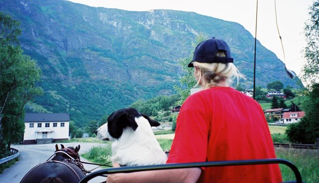 ガイドの女の子。夏場は愛犬とこのバイト。冬は農場へ行くそうだ。