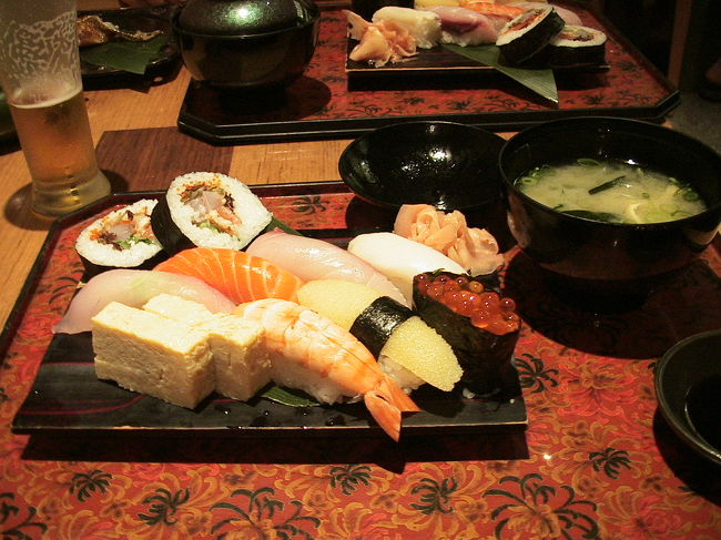 おすし屋さんなので寿司もいただきました。