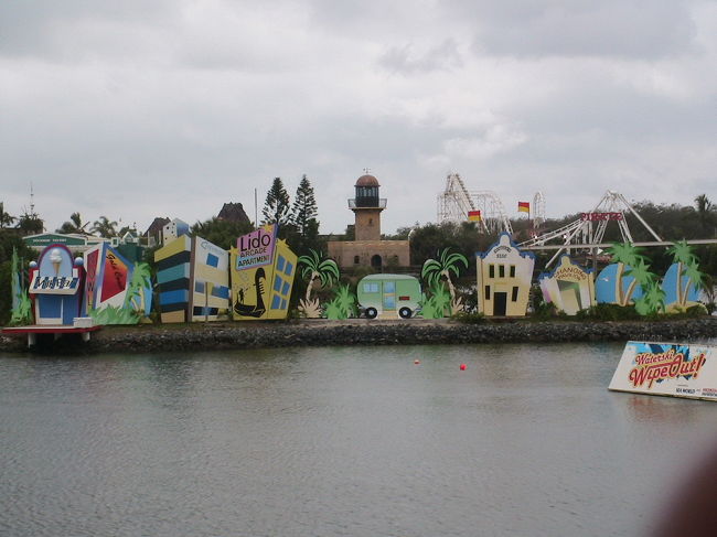 モータボート・ショーが有名なのですが、VTRにしっかり収めましたが、写真を撮るのを忘れてしまいました。ごめんなさい。