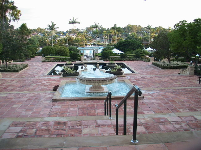 8日目は日本に帰ります。<br />ブリスベンに行く途中、宿泊客をピックアップするバスがサンクチュアリー・コーブに寄りました。<br />12年前にここのハイアット･リージェンシーに4泊しました。なつかしかったです。