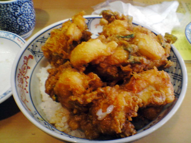 天健（てんたけ）のかき揚げ丼。<br />海鮮たっぷりです。<br /><br />天健 （天ぷら / 浅草）★★★★☆ 3.5<br /><br />