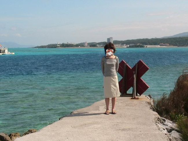 朝食のあとの散策です。なんときれいな海の色なんでしょうか。