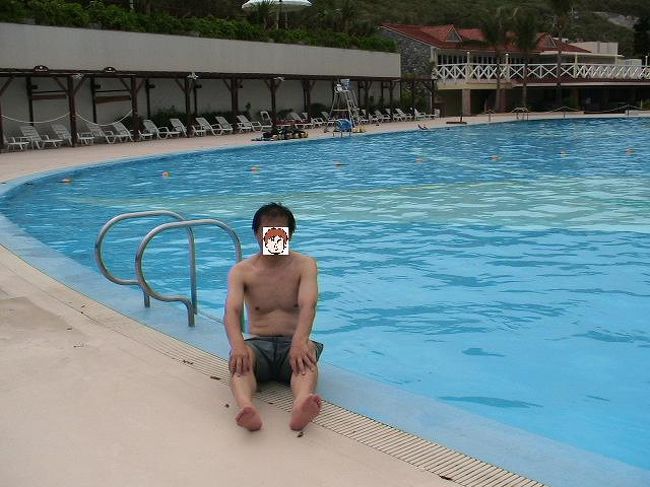 10月の沖縄、真夏なんですがプールに人はいません。<br />安くて、空いてて、サービス良し、3拍子揃っちゃいます。