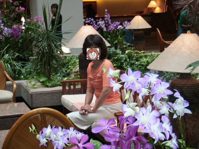 ついでに、ルネッサンス･ホテルのロビーにもたくさんの花が飾られてありました。<br />紹介します。