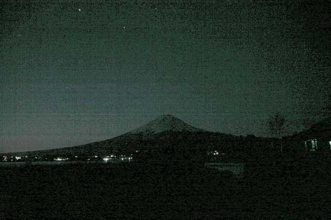 河口湖・大石公園にて<br /><br />０５時２０分頃です。