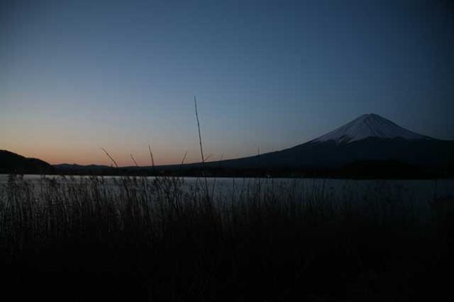 河口湖・大石公園にて<br /><br />０６時です。<br />