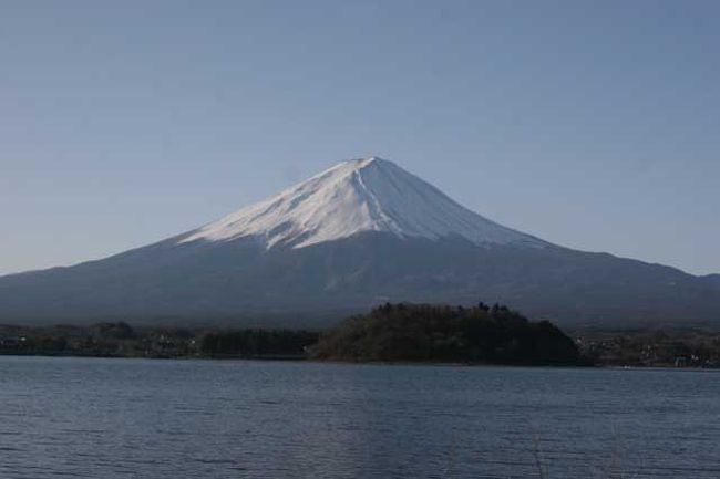 河口湖・大石公園にて<br /><br />０７時４７分です。<br /><br />