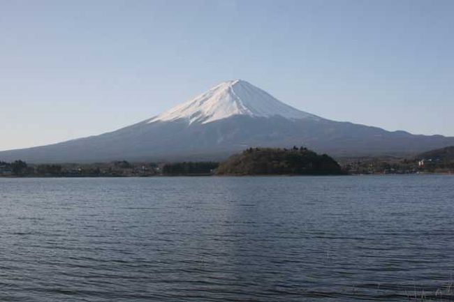 河口湖・大石公園にて<br /><br />０７時４８分です。<br />