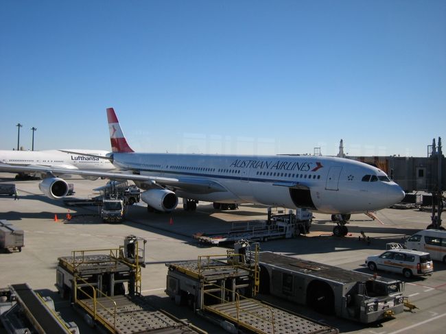 オーストリア航空でウィーンをめざします。