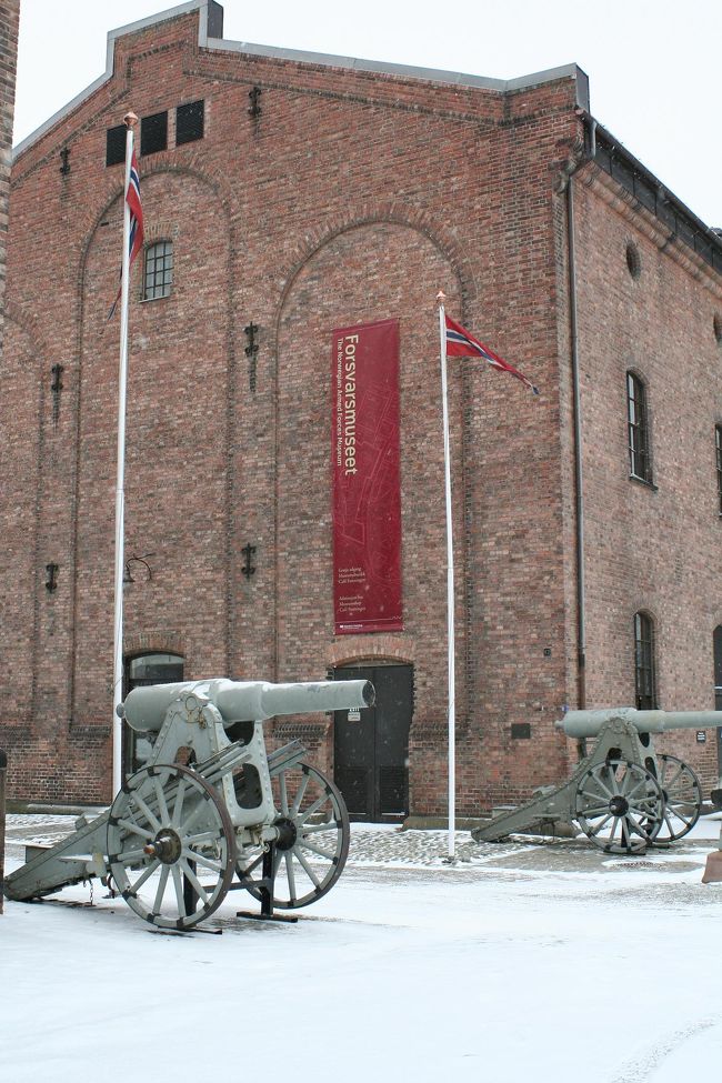 裏の軍事ミュージアム？　入ってないけど・・・