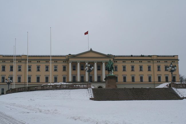 クリーム色の綺麗な王宮
