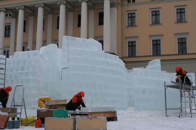 王宮の前でイベントするのかな？最後まで見ときたかったです・・
