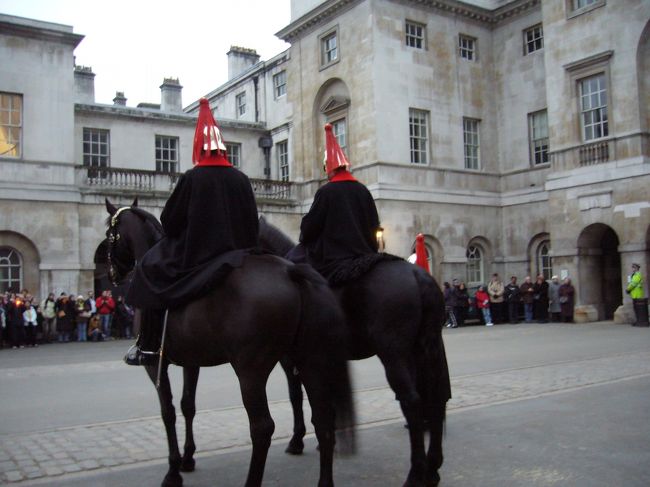 ホワイトホール（官庁街）のホースガーズ交代式。