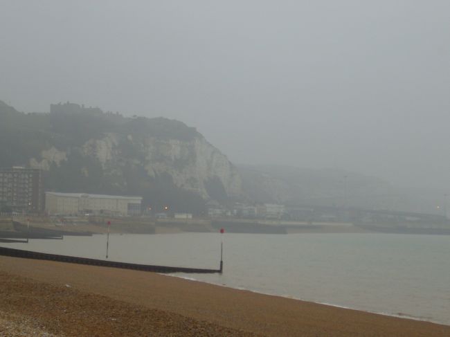 ドーバー海峡。雨風が強くてあいにく白い岩肌があまり見えなかった。<br />