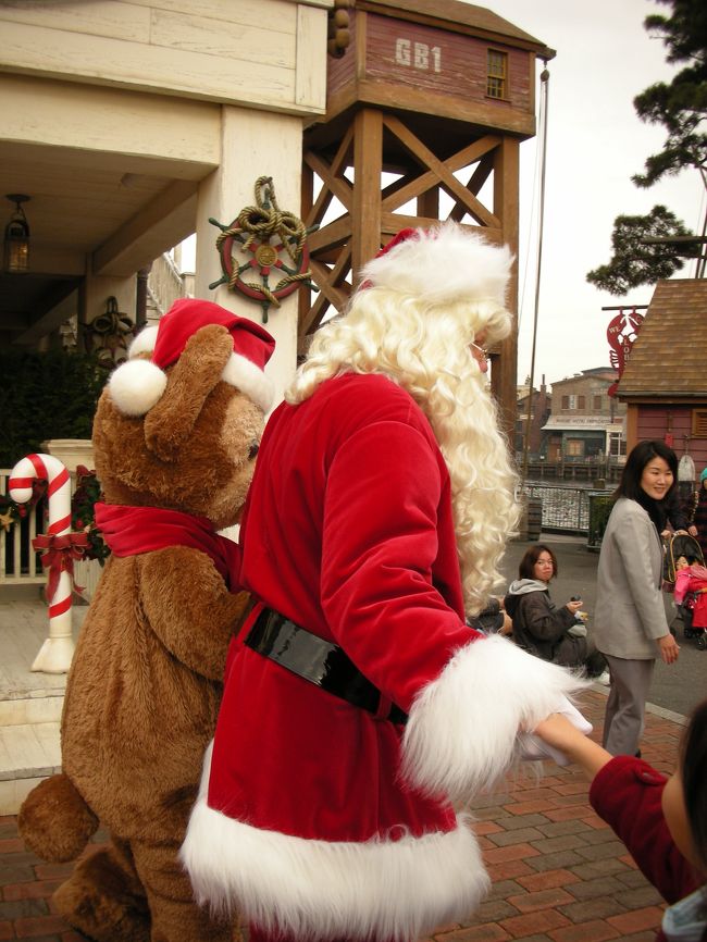 サンタさんがいました！<br />大大大人気で、残念ながら一緒に写真は取れませんでした。
