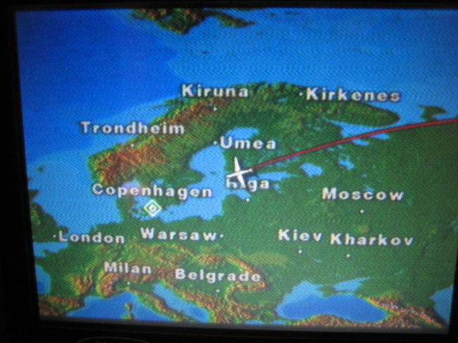 フライトインフォメーション。<br /><br />もうちょっとで到着！！！お尻が痛い