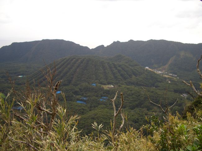 【初版・レア本】　ヘリコミが飛ぶ　東京の小離島 利島・御蔵島・青ヶ島 初版・レア本】 ヘリコミが飛ぶ 東京の小離島 利島・御蔵島