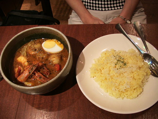 妻はシーフードを注文しました。