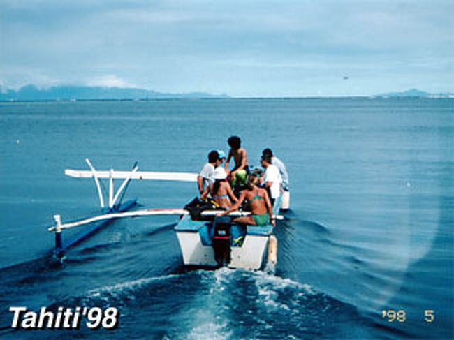 ダイビングボートです・・・はは♪