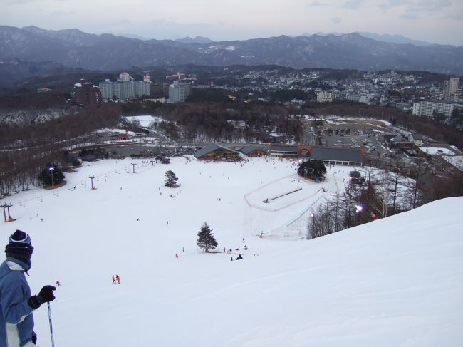 天狗山ゲレンデ頂上部から草津の街を臨む