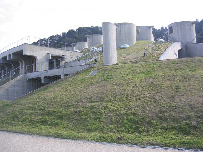 縄文会館<br />立派な建物です。