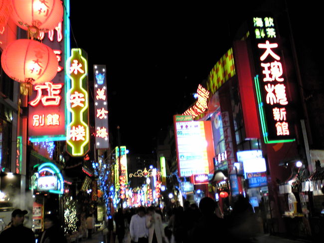 お休みの日だったので結構たくさんの人でにぎわってました。