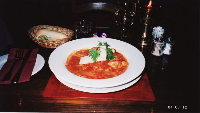 　ブリッゲン近くのレストランへ。<br />　立地条件も良いし、暗めの照明が気分を落ち着かせてくれる。<br /><br />　ノルウェー料理Bacalaoをオーダー。