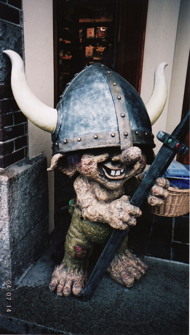 　怪しげなヴァイキング・トロール。<br /><br />　土産物屋の前にいてる。