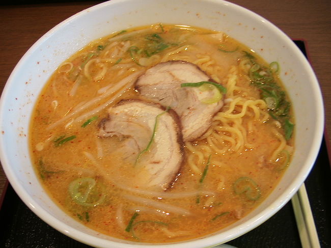 最後の札幌ラーメンを空港で食べてしまいました。<br />それほどおなかが空いていたわけではなかったのですが、しばらくは当地で食べることができないと思うと、つい。