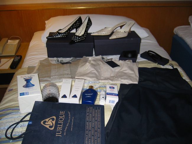 プラダの靴もそれぞれ16000円くらい！！