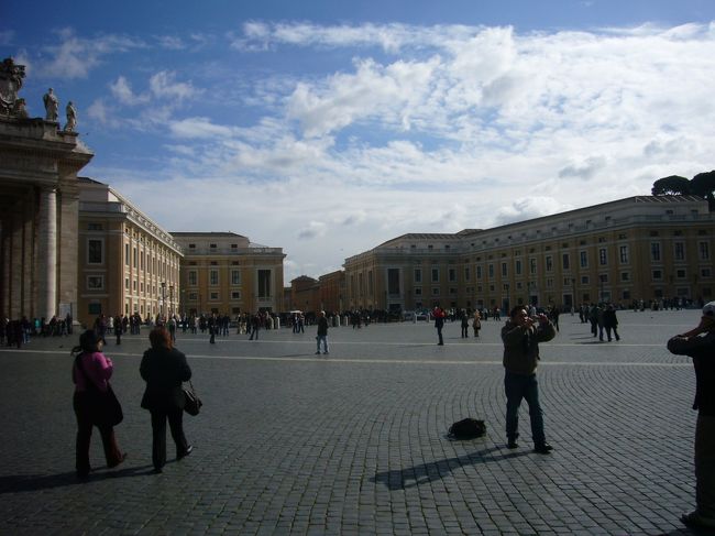 バチカンからさっそく<br />日本に手紙を送りました。<br />日本帰った日に着いてたけどねｗ