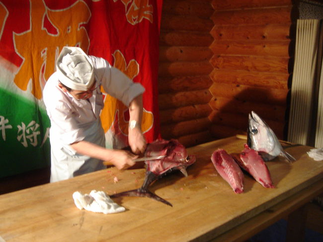 始まりました、解体ショー！