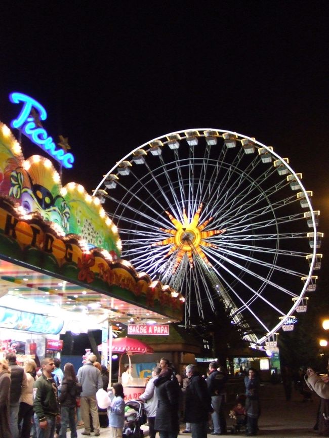 公園には観覧車もできていました。