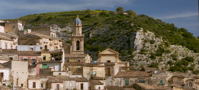 中央に見える教会は、St. Maria dell' Itaria教会