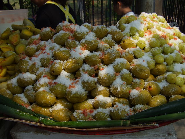 ウメ？<br />砂糖のようなものがいっぱいかかっています。