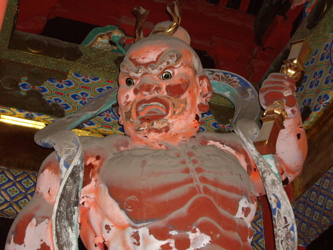 仁王門の阿形像。<br />かっこいいですね。