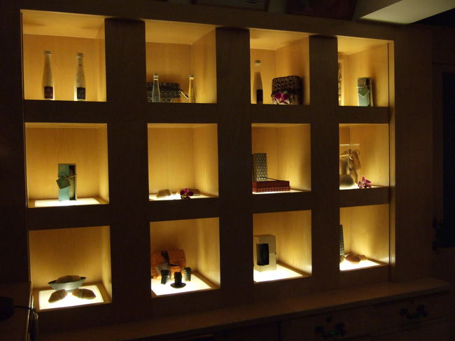 中に入ると、街中のマッサージやさんとはちょっと違ってちょっと高級な感じ。