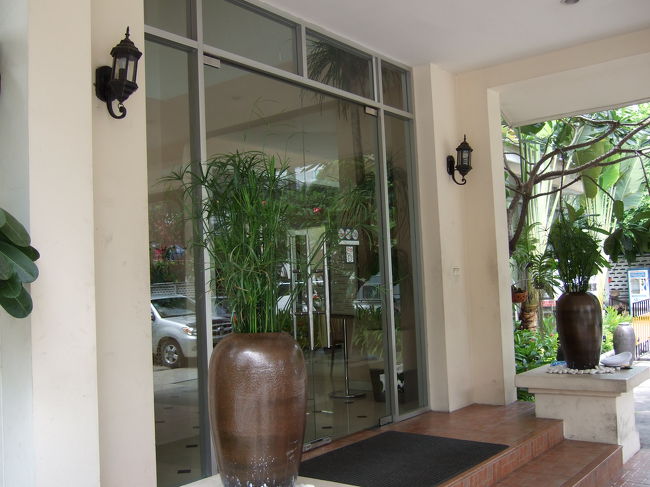 エントランスはこんな感じ。