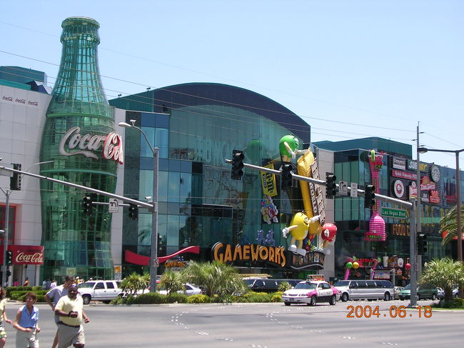 「ワールド・オブ・コカ・コーラ」<br /><br />「Ｍ＆Ｍ'ｓ　ワールド」<br /><br />ギャンブルだけじゃない！家族で行ってもＯＫ！<br /><br />飽きる事ないね。この街は！<br />