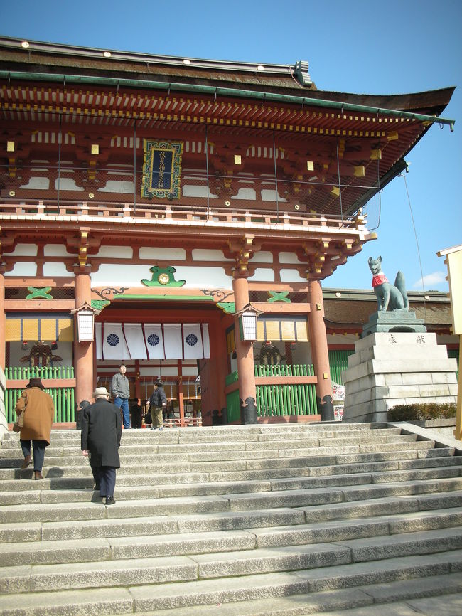 母が伏見稲荷大社に行ってみたいというので、軽い気持ちでお参りに行ったのですが…。