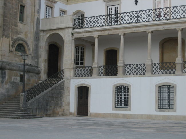 ラテン回廊：<br />かつて階段より先はラテン語を話す事が義務付けられており、この名が付いたそうです。