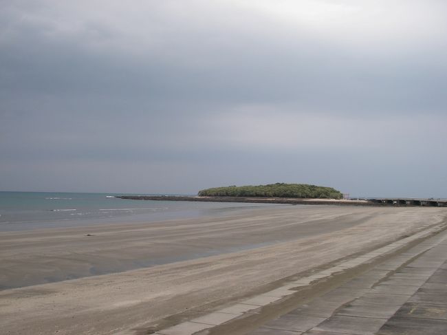 こどものくにから青島までは海岸線を歩いていける距離です。<br />