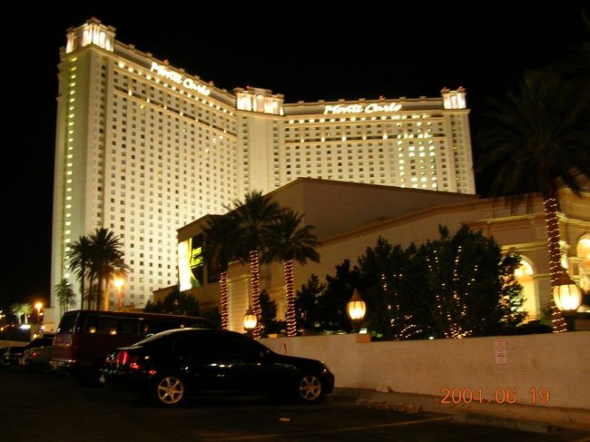<br /><br />宿泊した「モンテカルロ」