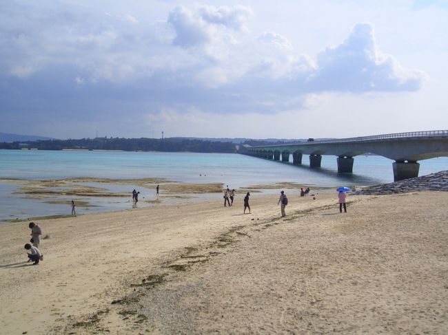 古宇利島に到着。<br />島と島をつなぐ橋を走るのは爽快。