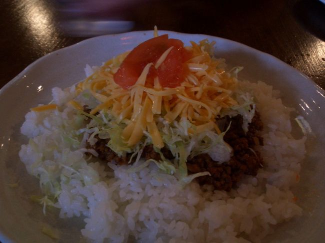 沖縄といえばタコライス!!!<br />おいし〜い。